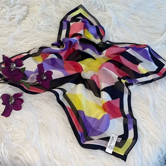 OSCAR de la RENTA 100% silk scarf - Picture 2 of 11